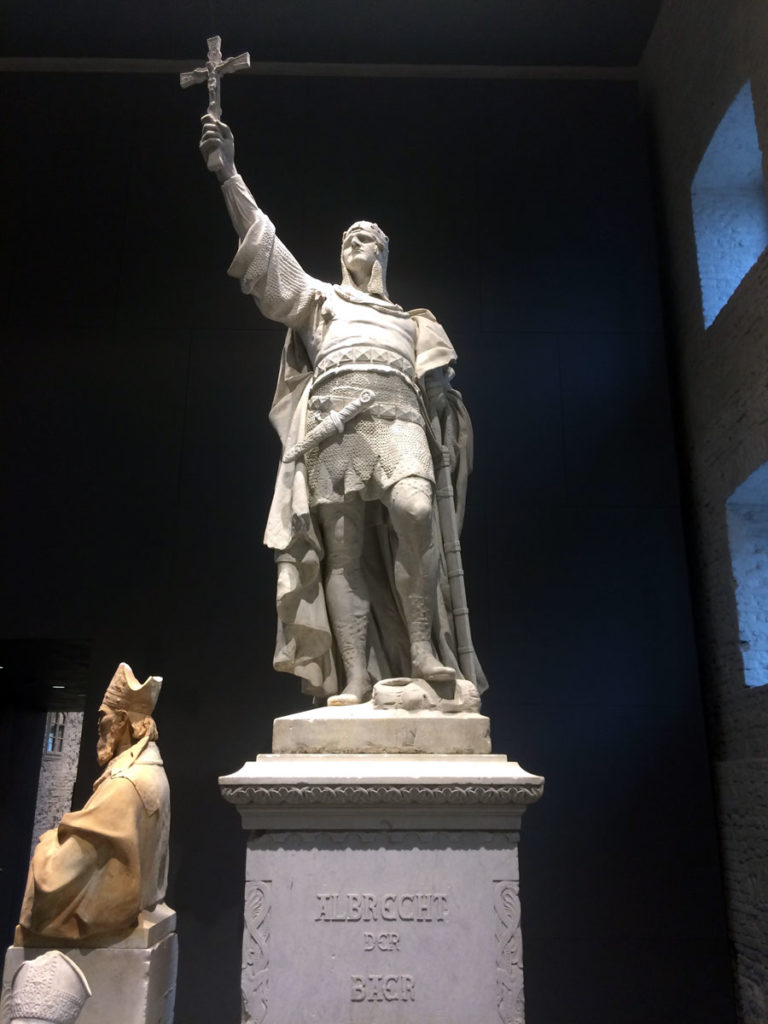 Denkmäler der Siegesallee (Ausstellung „Enthüllt. Berlin und seine Denkmäler“ in der Zitadelle Spandau)