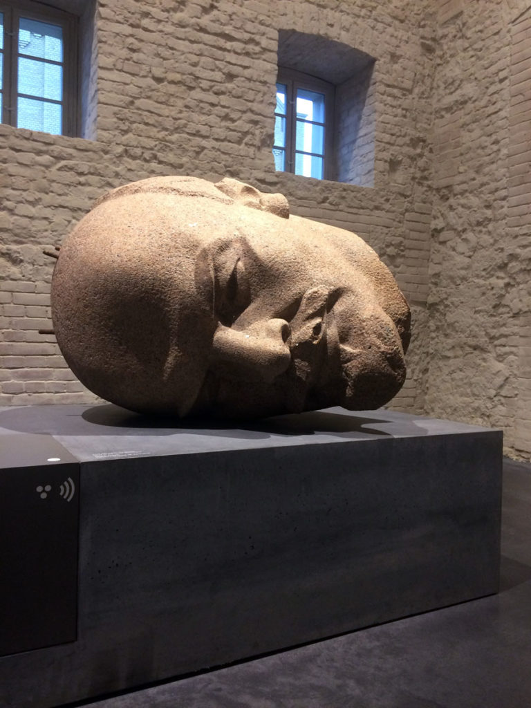 Kopf des ehemaligen Lenin-Denkmals in Berlin-Friedrichshain (Ausstellung „Enthüllt. Berlin und seine Denkmäler“ in der Zitadelle Spandau)