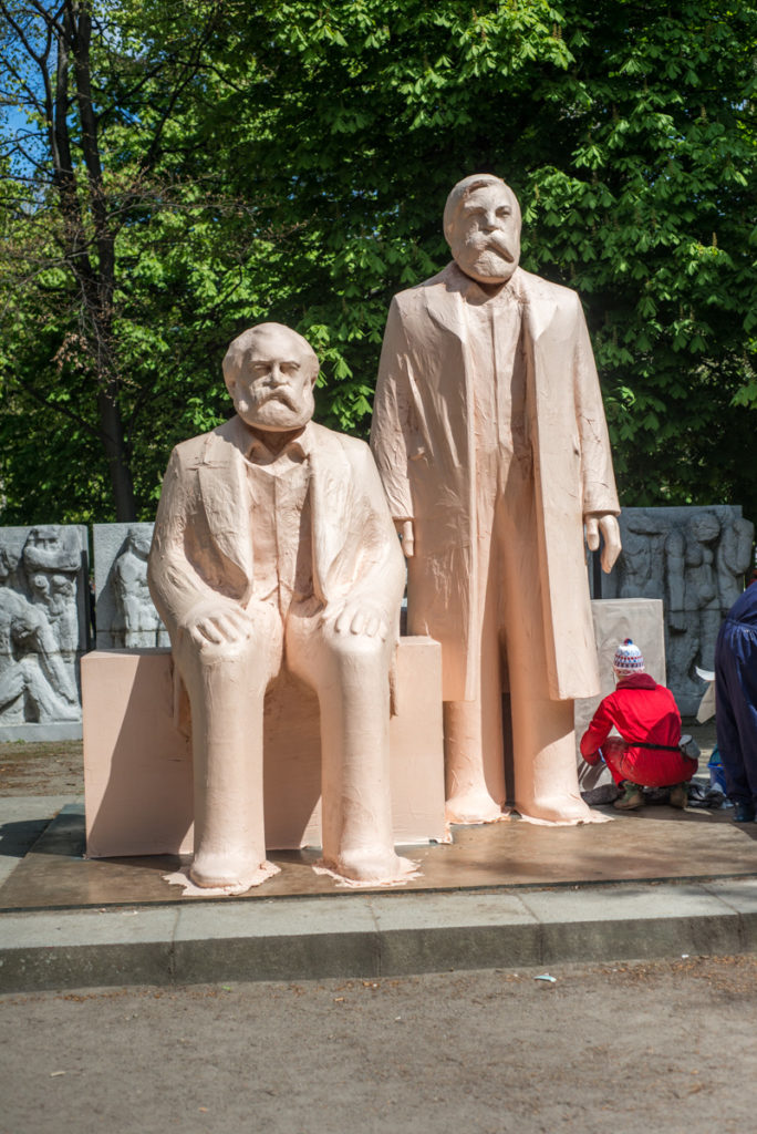 Various & Gould: City Skins – Marx und Engels, Berlin 2017 (Photo: Boris Niehaus)