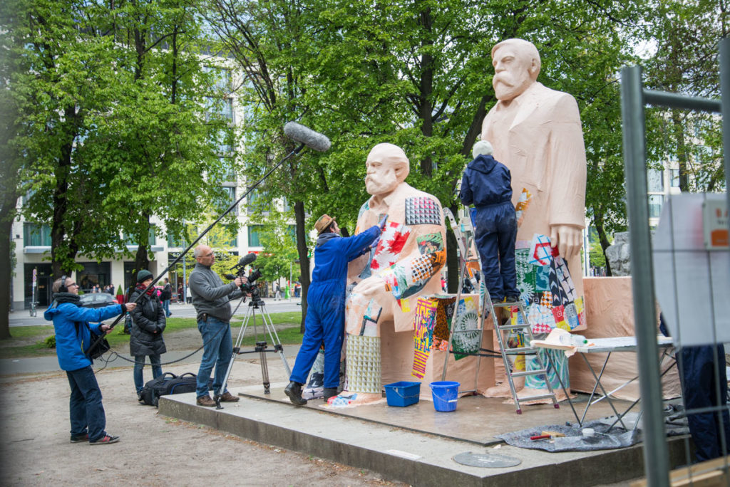 Various & Gould: City Skins – Marx und Engels, Berlin 2017 (Photo: Boris Niehaus)