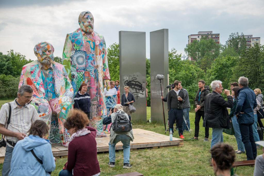 Various & Gould: City Skins – Marx und Engels, Cottbusser Platz, Berlin-Hellersdorf 2017 (Photo: Boris Niehaus)