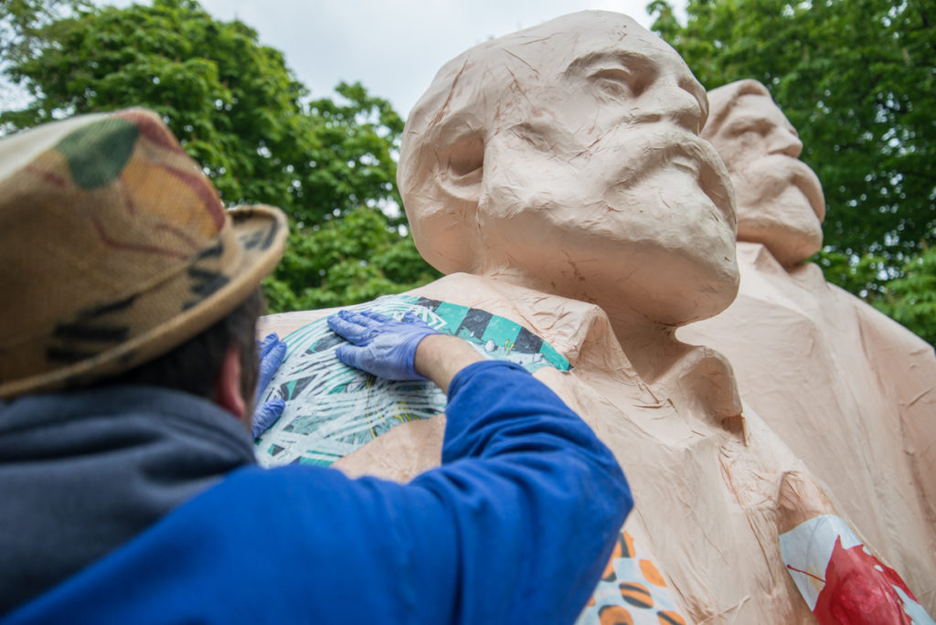 Various & Gould: City Skins – Marx und Engels, Berlin 2017 (Photo: Boris Niehaus)